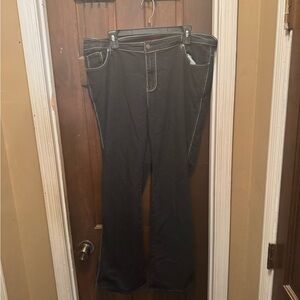 Women’s Black Size 21 Encore Jeans